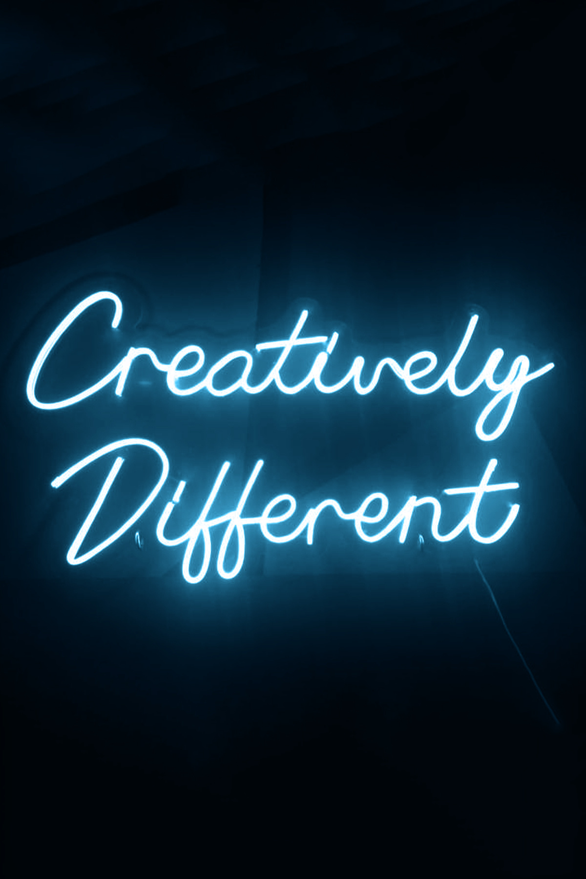 Creatively Different Yazılı Neon Led Işıklı Tablo Duvar Dekorasyon Ürünleri