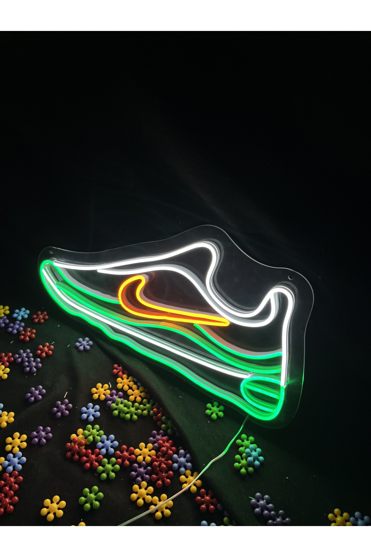 Swoosh Spor Ayakkabı - Dekoratif Duvar Aydınlatması Neon Led Yazı Spor Giyim Mağazası 50x27 cm