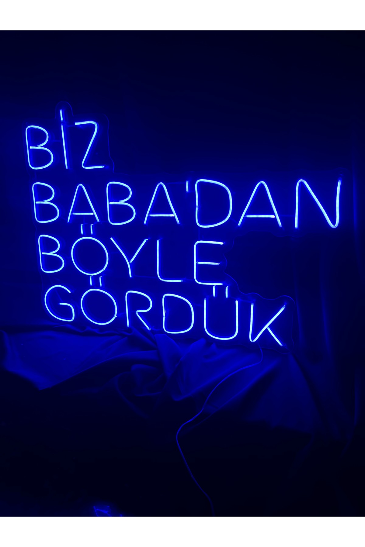 Biz Babadan Böyle Gördük - Dekoratif Duvar Aydınlatması Neon Led Yazı Müslüm Gürses 77x57 cm