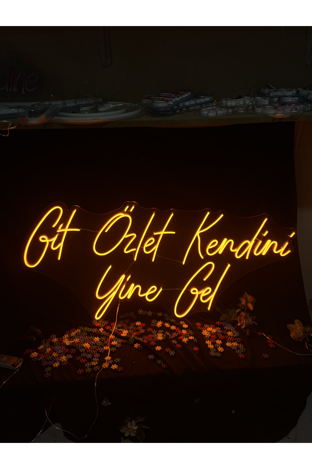 Git Özlet Kendini - Dekoratif Duvar Aydınlatması Neon Led Yazı Motivasyon 135x64 cm