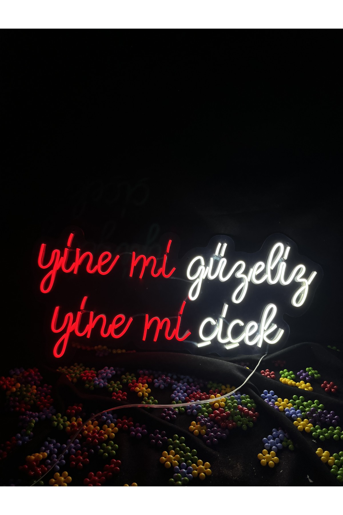 Yine Mi Güzeliz Yine Mi Çiçek - Dekoratif Duvar Aydınlatması Neon Led Yazı Güzellik Merkezi 60x30cm