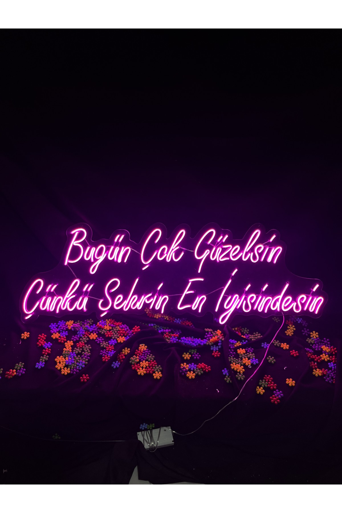 Bugün Çok Güzelsin Çünkü - Salon Dekoratif Duvar Aydınlatması Neon Led Yazı Kuaför 110x39 cm