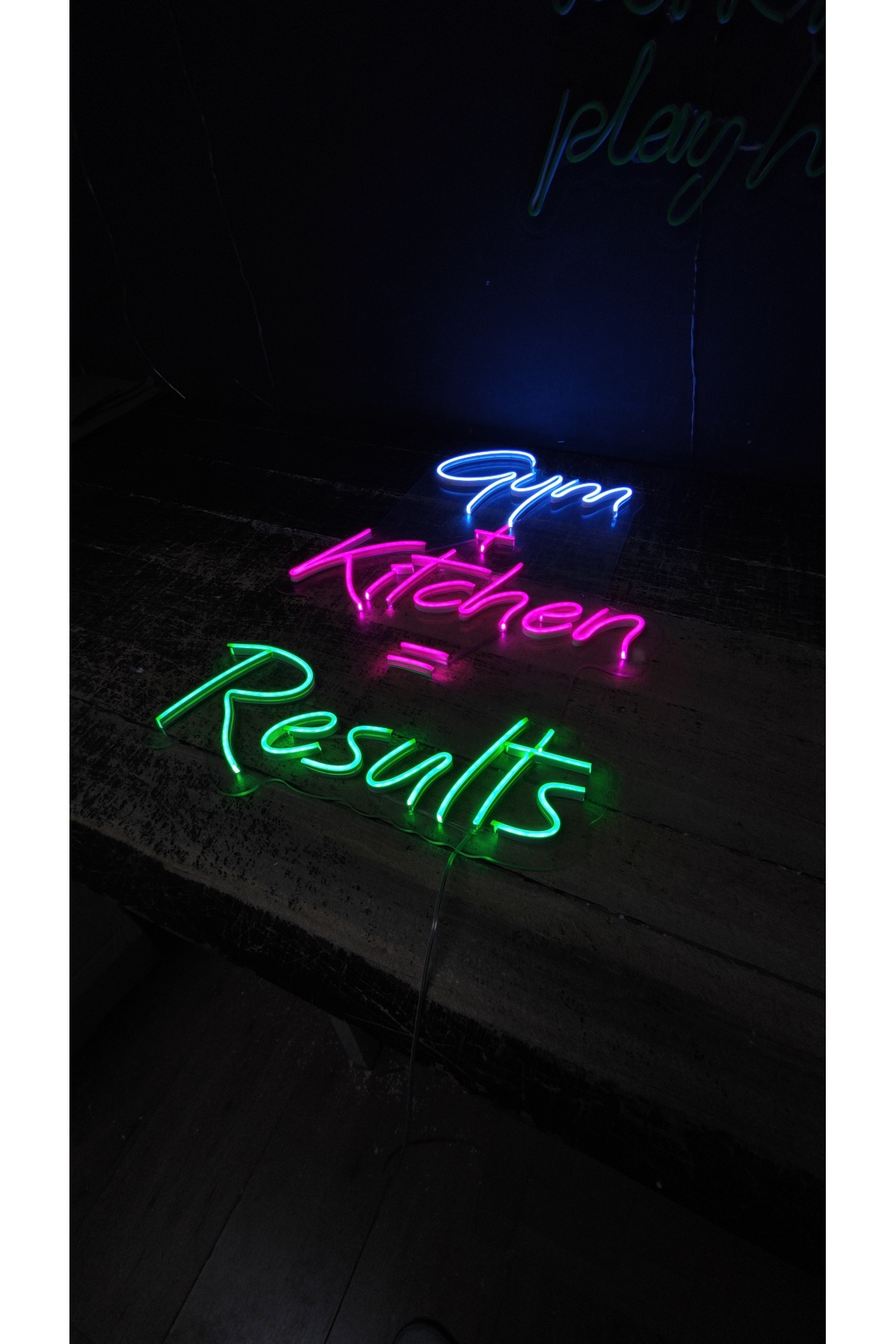 Gym + Kitchen = Results - Dekoratif Duvar Aydınlatması Neon Led Yazı Spor Salonu ve Yaşam 45x70 cm